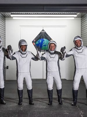 ax4 spacex walkout dsc2188